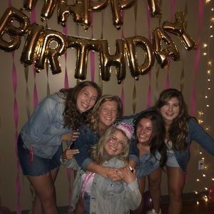 Meet your Posher, Delaney